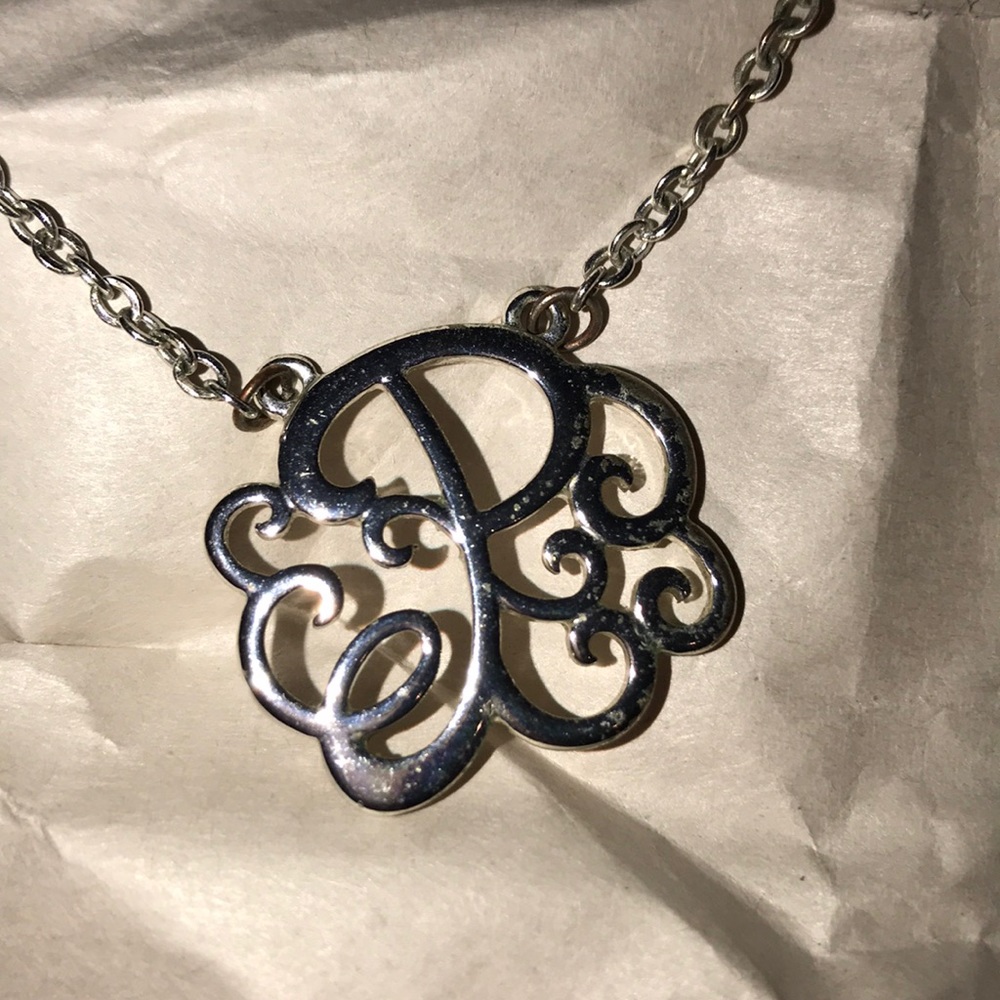 “P” script necklace - Picture 4 of 4